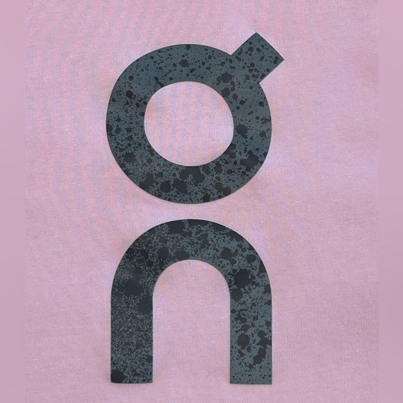 Women’s On pink/purple logo graphic T-shirt. Medium. On Clouds/ On running New - Picture 8 of 9
